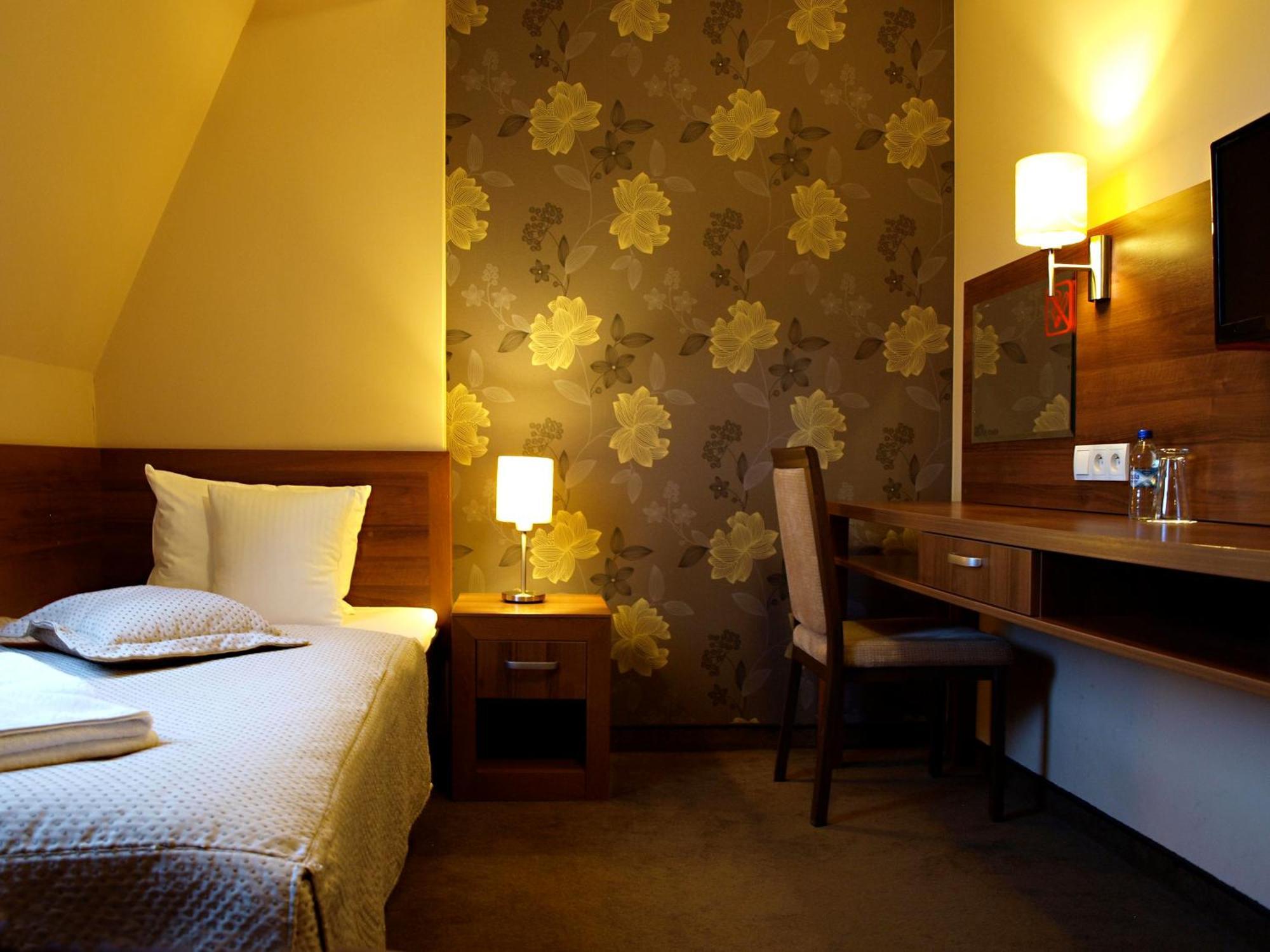 Hotel Sleza Sobótka Стая снимка